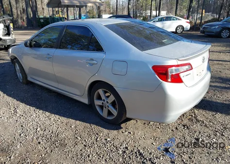 2014 Toyota Camry Se z USA, uszkodzony, nr VIN 4T1BF1FK4EU452907